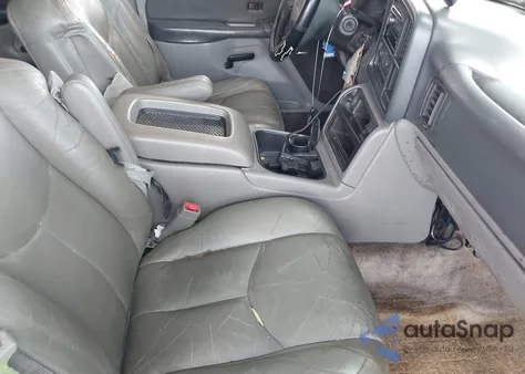 2003 Chevrolet Suburban 1500 Z71 из США, поврежденный, VIN 3GNFK16TX3G132587